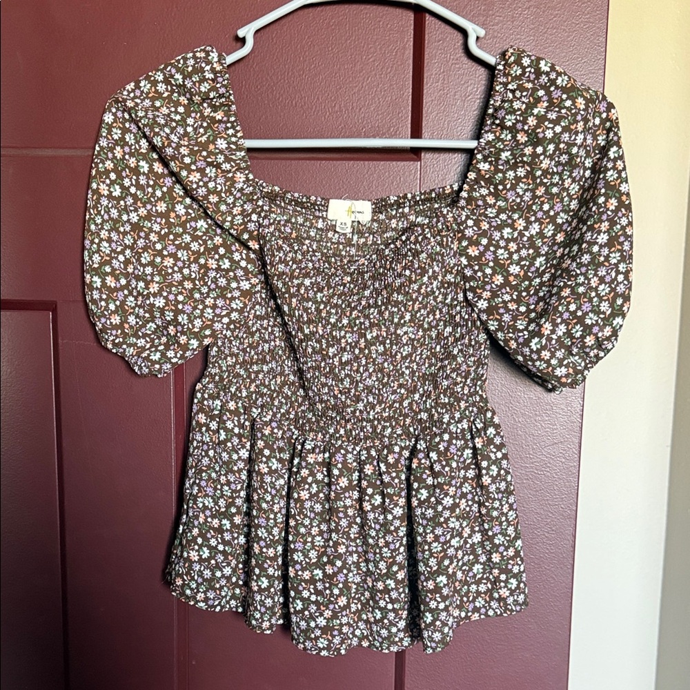Floral Puff Sleeve Smocked Top